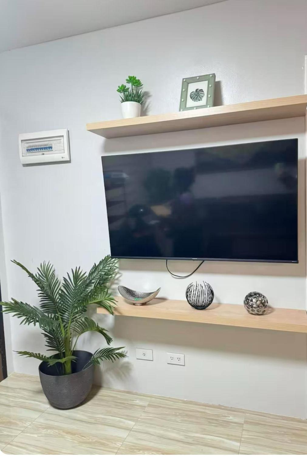 Cozy 2Br With Free Pool Beside Sm City Mall Davao Ngoại thất bức ảnh